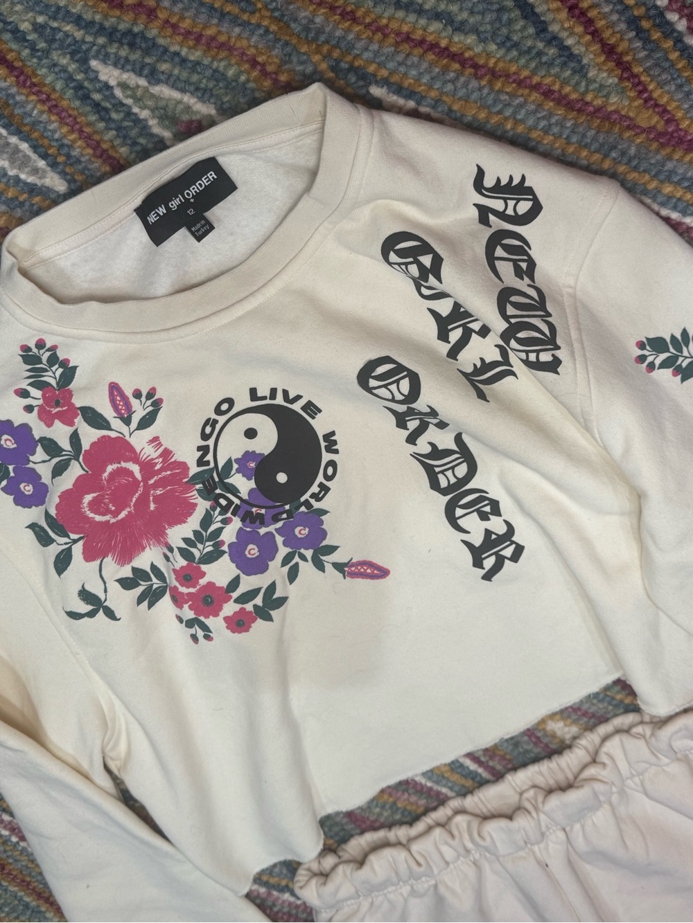 ☯️🌸 (SET OF 2!) Cream Floral Graphic Track Pants & Cropped Sweatshirt Set 🌸☯️ - Picture 8 of 9